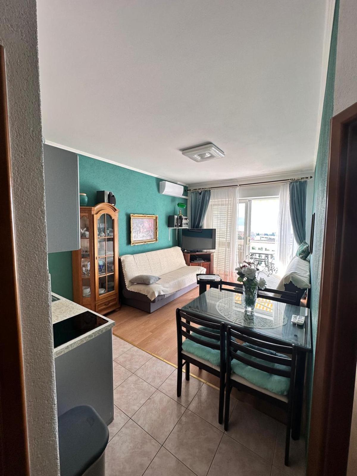 Apartmani Djurda คิร์ก ภายนอก รูปภาพ