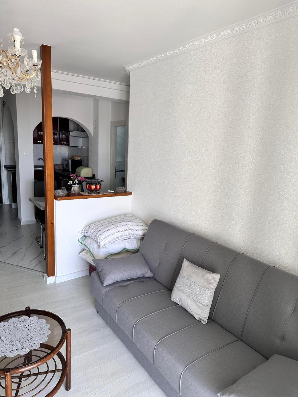 Apartmani Djurda คิร์ก ภายนอก รูปภาพ