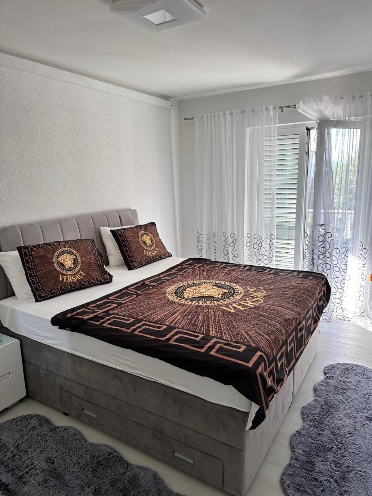 Apartmani Djurda คิร์ก ภายนอก รูปภาพ