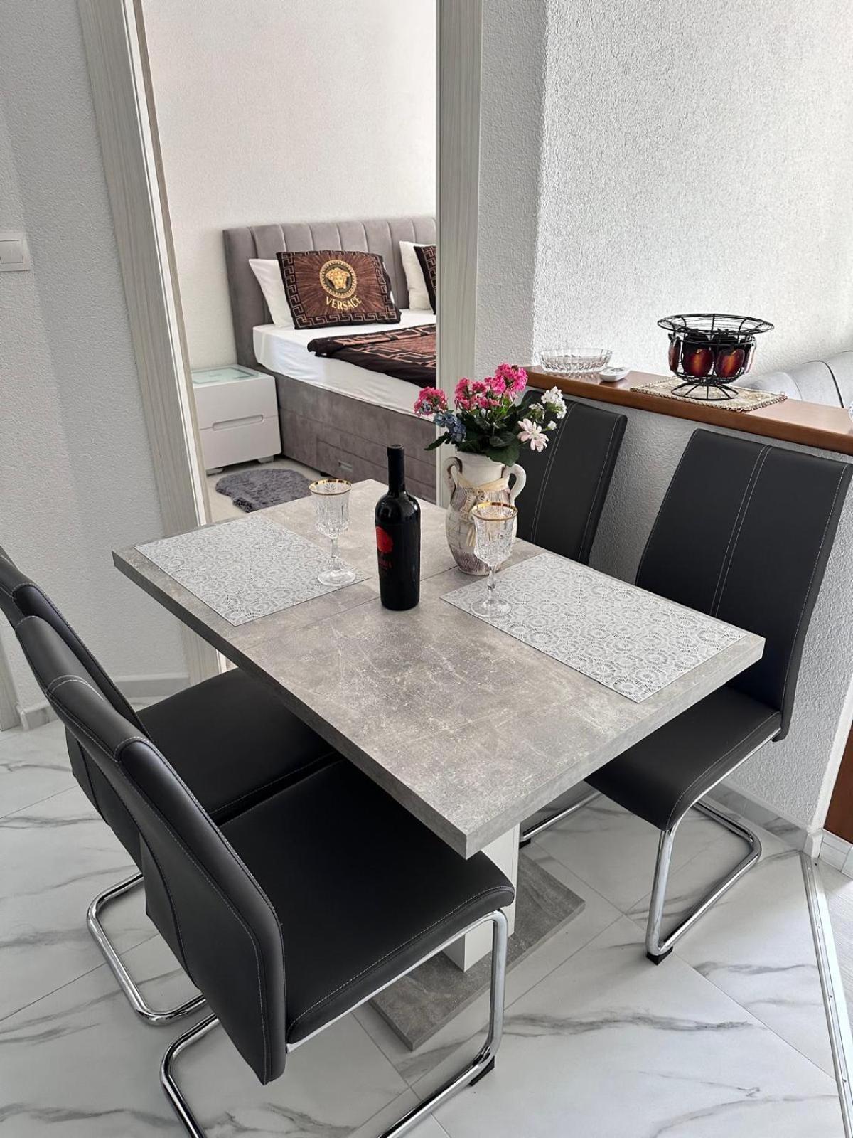 Apartmani Djurda คิร์ก ภายนอก รูปภาพ
